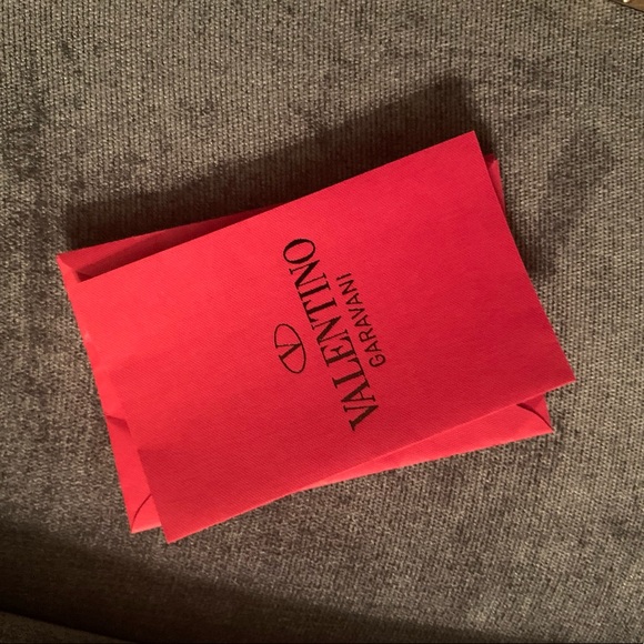 Valentino Garvani Rockstud Medium Leather Tote - Picture 4 of 5